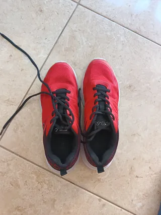 Zapatillas Fild Rojas Talla 38
