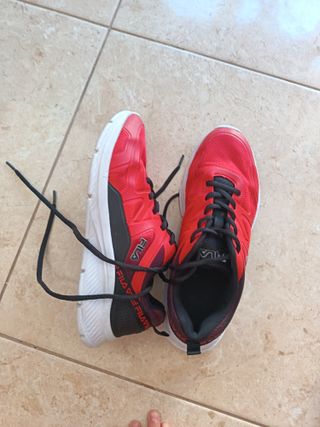 Zapatillas Fild Rojas Talla 38
