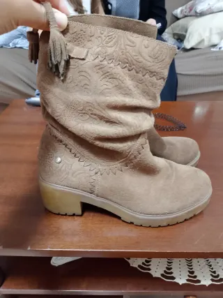 Stivali donna scamosciati marroni