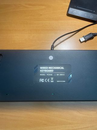 Teclado mecánico RGB + Alfombrilla XXL LED