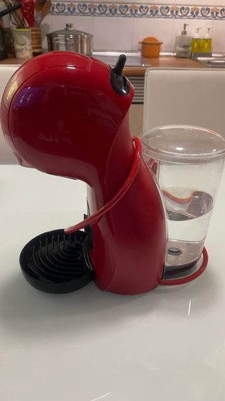 Cafetera Nescafé Dolce Gusto DeLonghi Roja