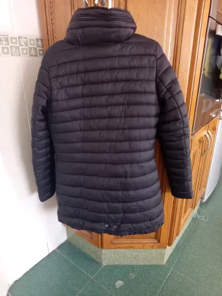 Abrigo acolchado negro..100 nylon 
