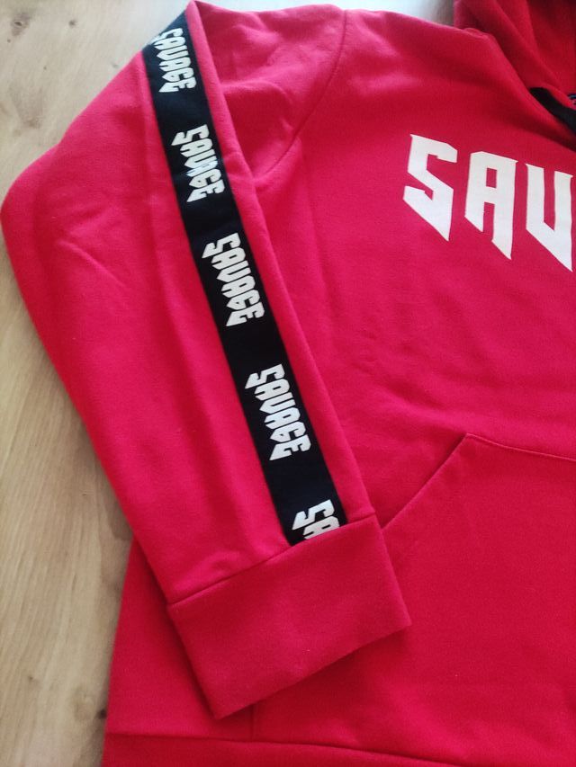Sudadera Roja Tim Carter. TALLA M Logo Savage