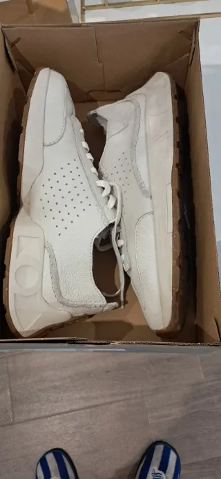 Zapatos Clarks Hombre Talla 43 Blancas Nuevas