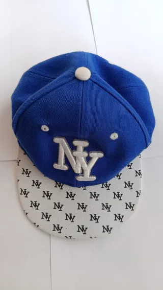 Gorra NY Yankees Azul y Blanca.
