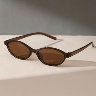 Gafas de sol ovaladas marrones