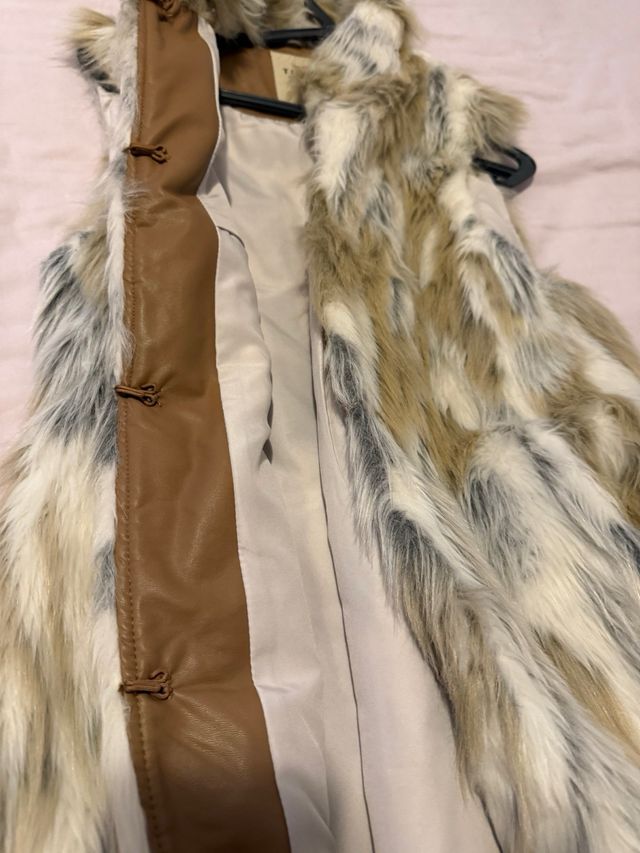 Colete Tiffosi pelo sintético cinto castanho