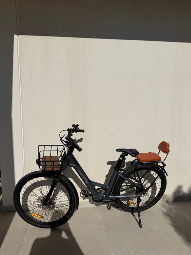 Bicicleta Eléctrica Urbana Gris  716 KM Solo !!!!!