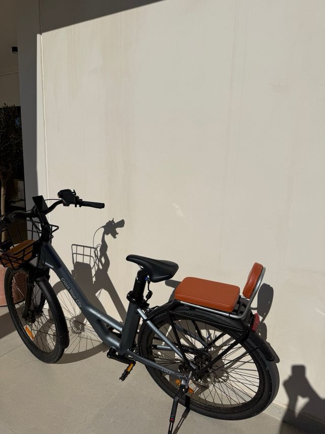 Bicicleta Eléctrica Urbana Gris  716 KM Solo !!!!!