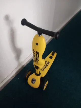 Patinete infantil Scoot and Ride amarillo