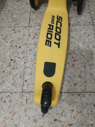 Patinete infantil Scoot and Ride amarillo