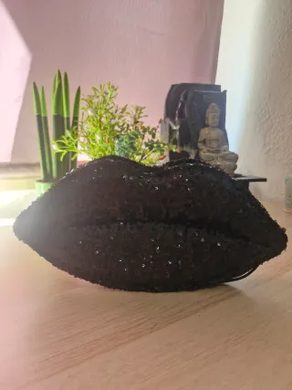 Bolso Kling labios lentejuelas negro