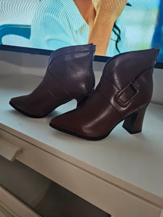 Botas de tacón marrones