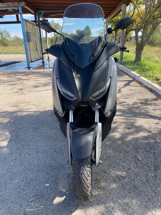 Yamaha XMAX Negra