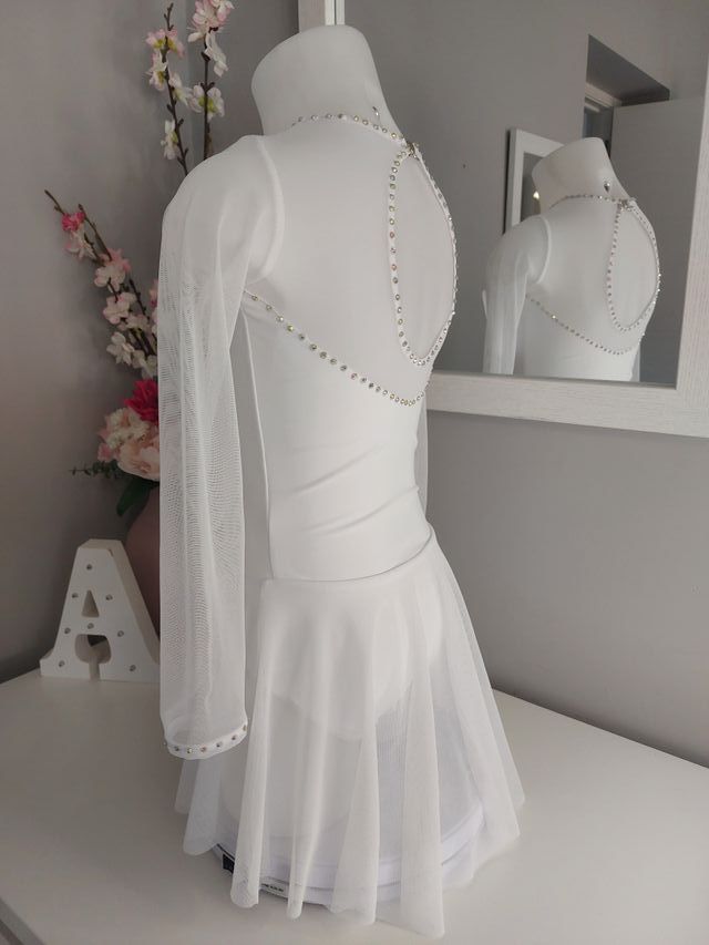 Maillot patinaje blanco con pedrería