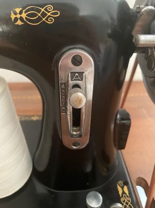 Máquina de coser Sigma antigua