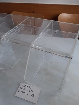 Vitrina expositora de metacrilato