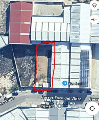 Solar industrial con luz y agua