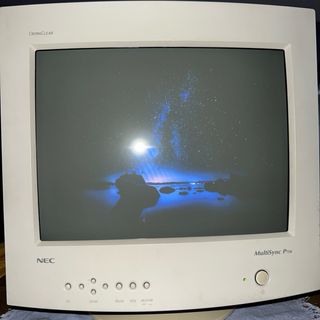 Monitor CRT NEC MultiSync P750