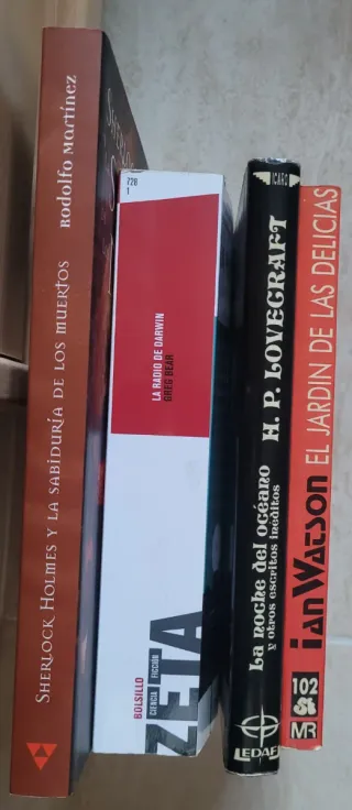 Lote 4 novelas de ciencia ficción y terror