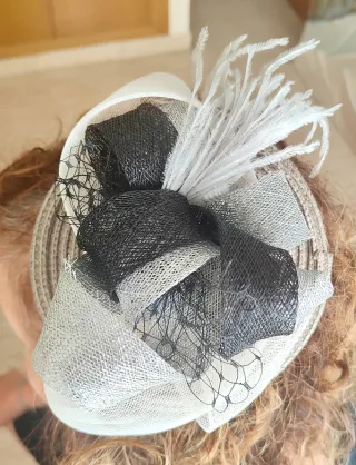 Tocado de fiesta negro y blanco