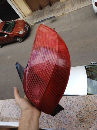 Foco Derecho Peugeot 206