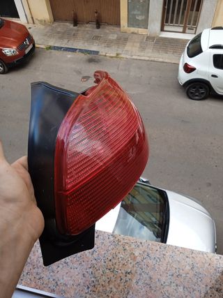 Foco Derecho Peugeot 206