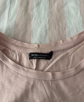 Camiseta sin mangas Bershka rosa gatos