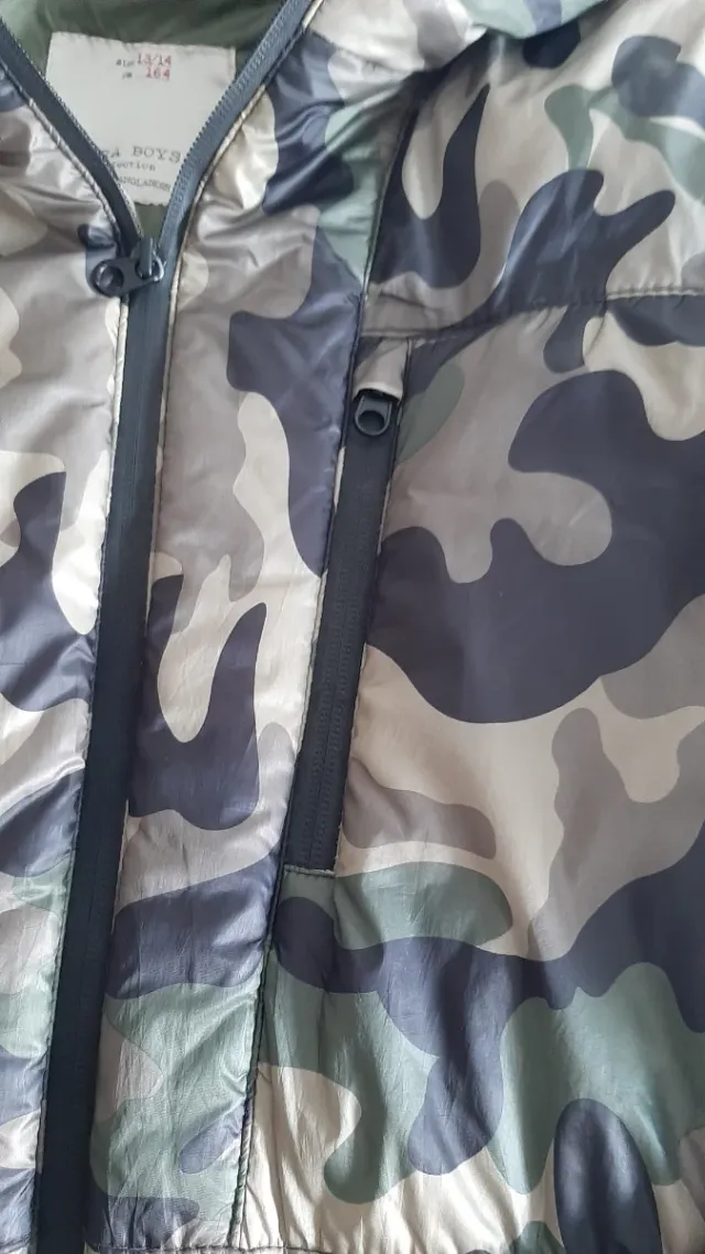 Cazadora Zara Camuflaje 13-14 años