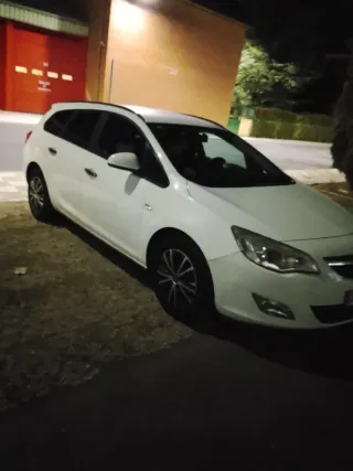Opel Astra 2012