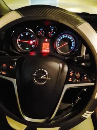 Opel Astra 2012