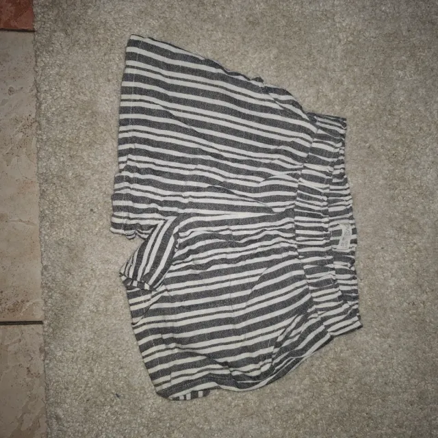 Pantaloncini a righe bambina