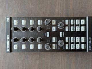 Controlador DJ Traktor Kontrol X1