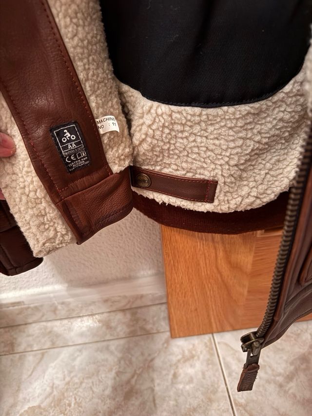 CAZADORA DXR ESTILO PILOTO CON BORREGO 