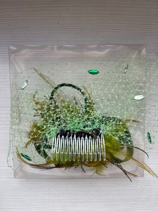 Tocador verde elegante con detalles