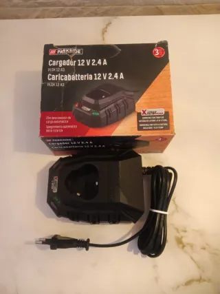 Carregador Parkside 12V 2.4A PLGK 12 A3