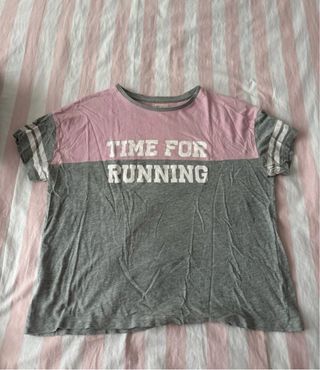Camiseta gris y rosa Time for Running