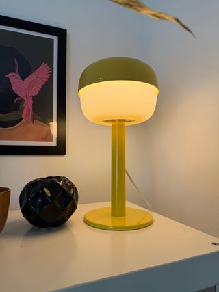 Lámpara de mesa IKEA verde/amarilla