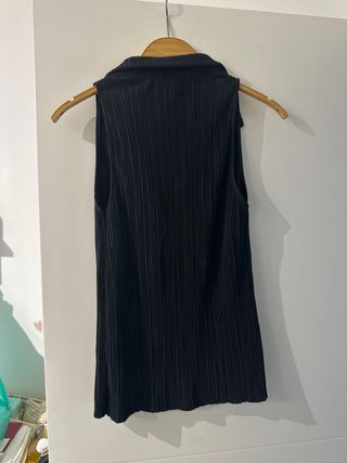 Camiseta sin mangas Zara plisada
