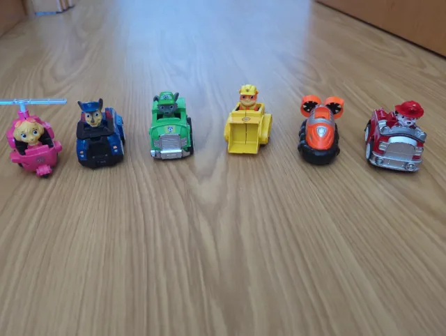 Coches Patrulla Canina con figuras Y libro pequeño