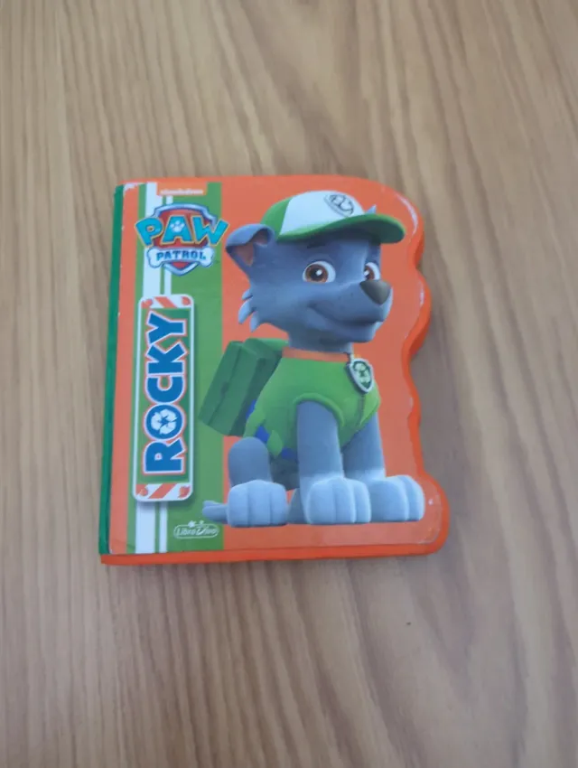 Coches Patrulla Canina con figuras Y libro pequeño