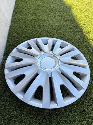 Tapa de Rueda Coche Plateada 15”