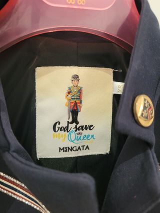 Blazer azul con detalles dorados