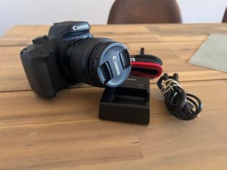 Canon EOS 4000D Negra + EF-S 18-5