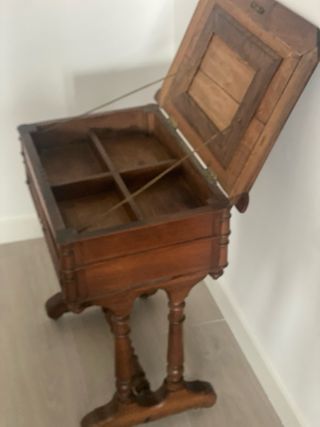 costurero antiguo de madera