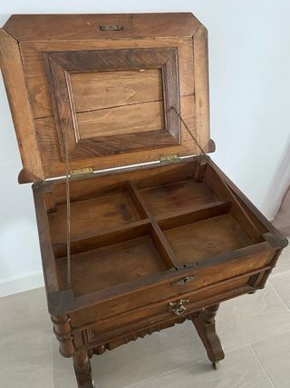 costurero antiguo de madera