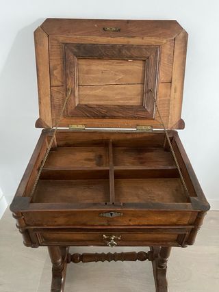 costurero antiguo de madera