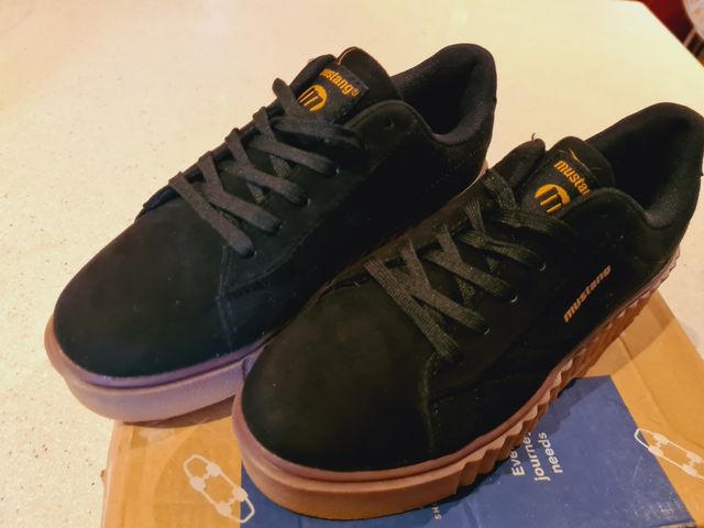 Zapatillas Mustang Negras