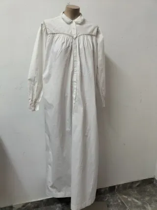 Camisón antiguo de 1900 con bordados
