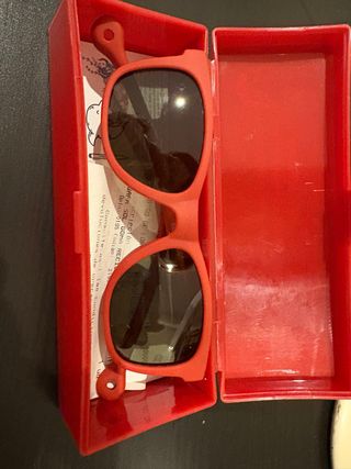 Gafas de sol infantiles rojas